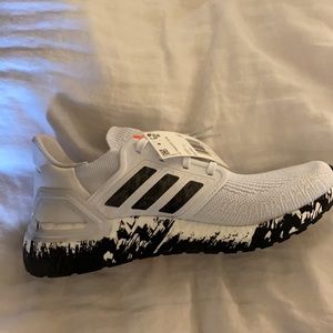 Women’s Addida Ultraboost 20 running shoes